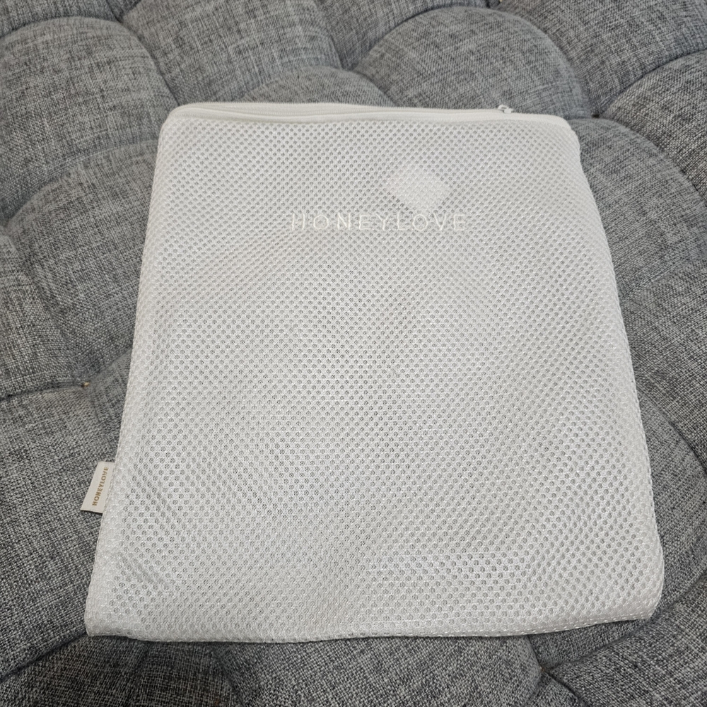 Honeylove White Mesh Laundry Bag